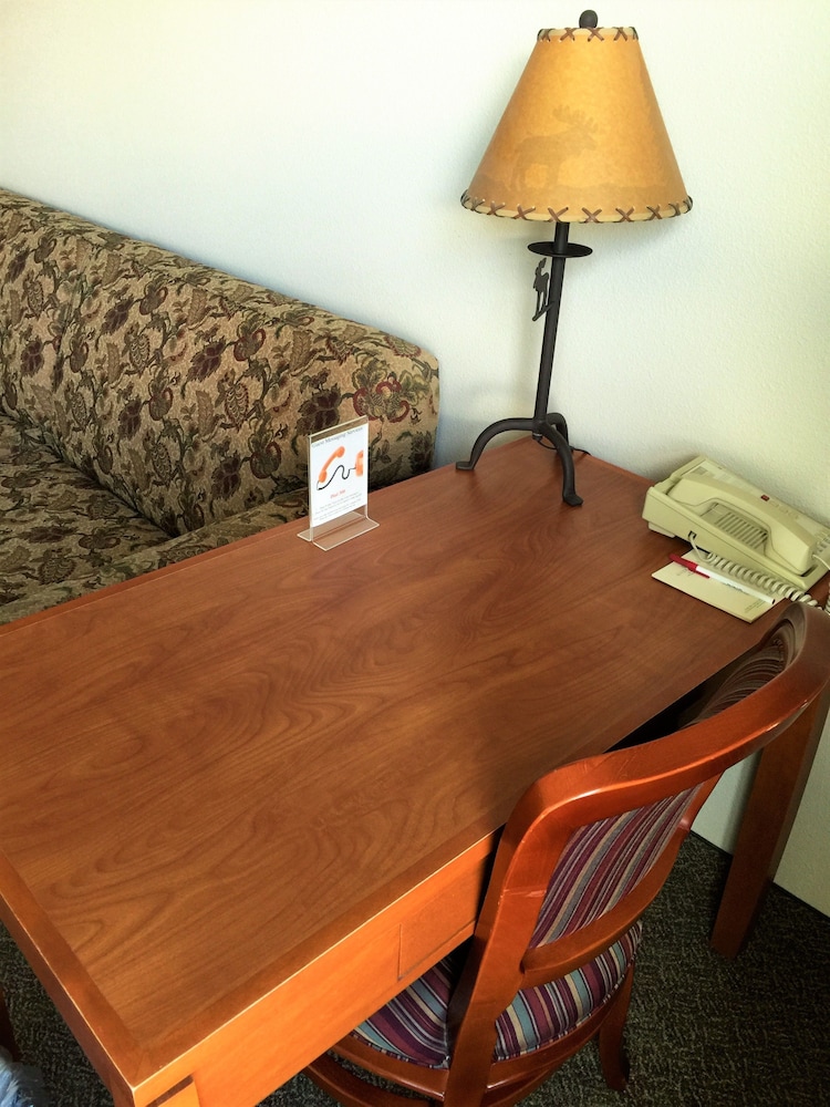 river lodge and grill