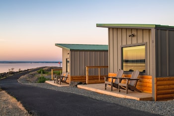 river lodge and grill