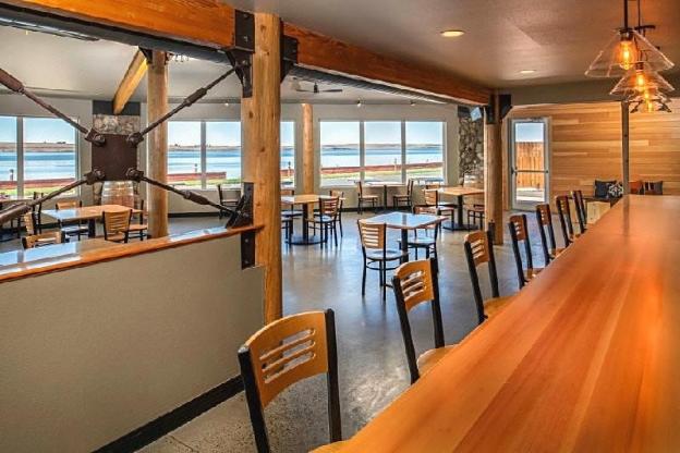 river lodge and grill