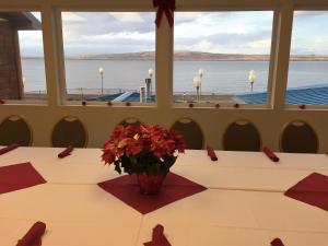 river lodge and grill