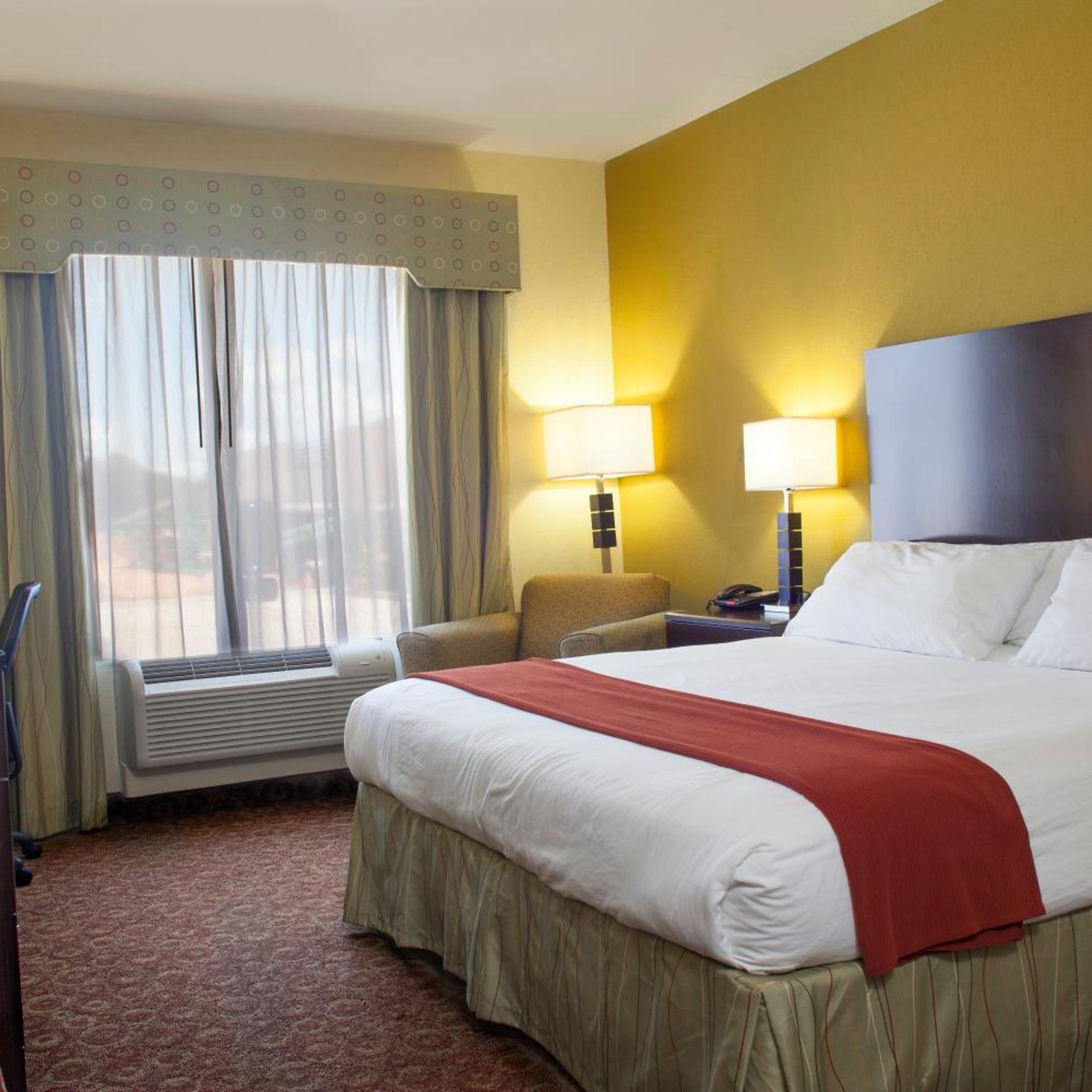 holiday inn express and suites waller