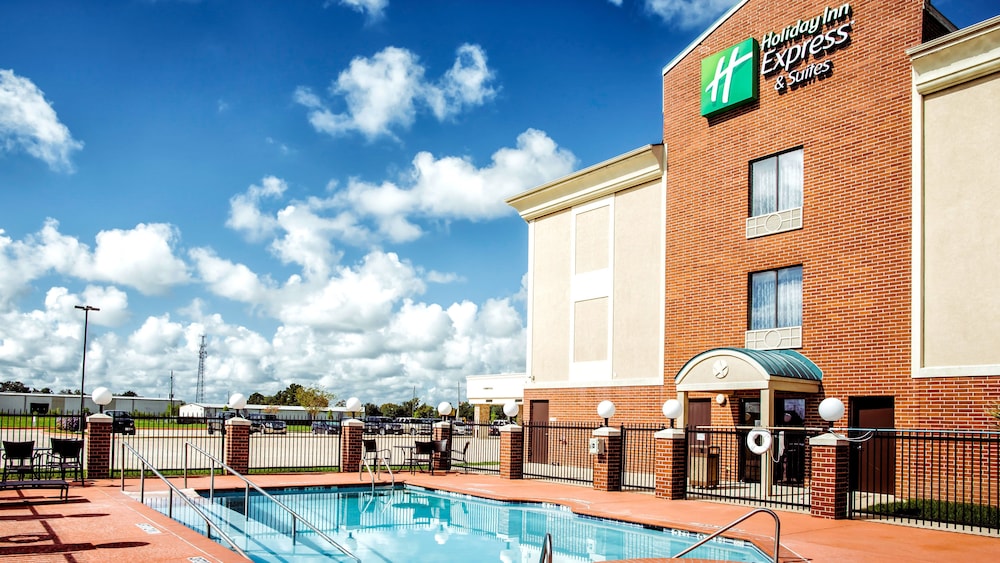 holiday inn express and suites waller