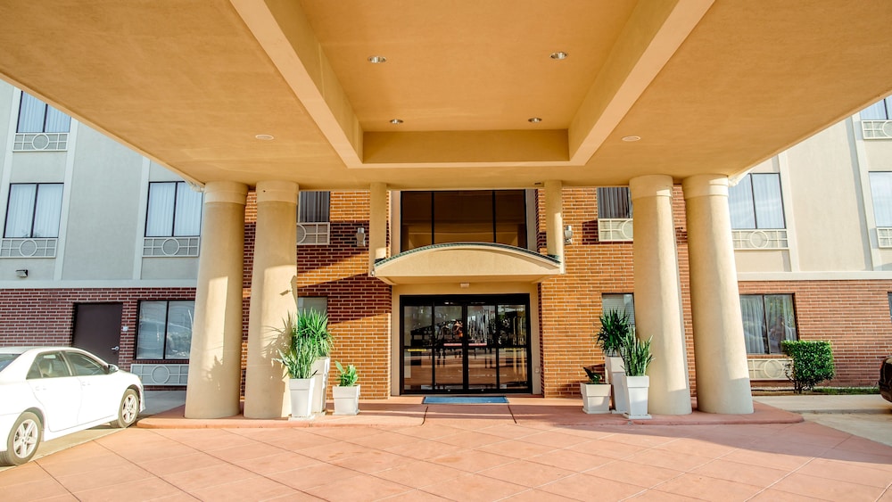 holiday inn express and suites waller