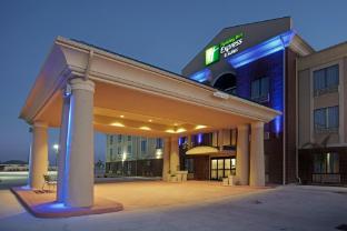 holiday inn express and suites waller