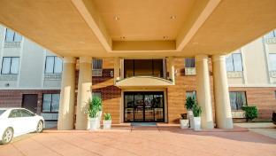 holiday inn express and suites waller