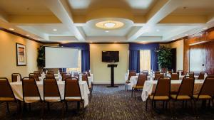 holiday inn express and suites waller