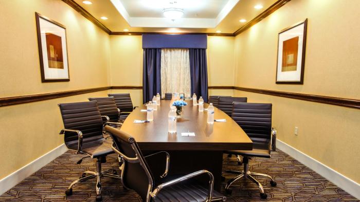 holiday inn express and suites waller