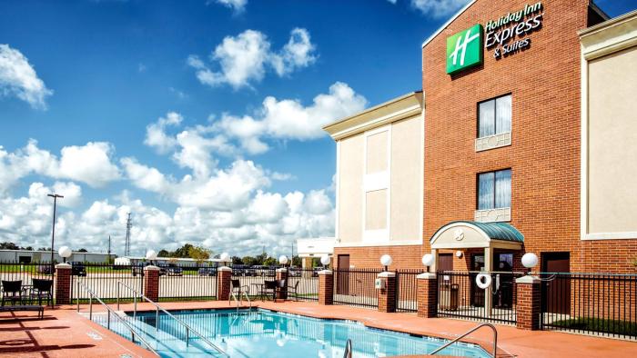 holiday inn express and suites waller