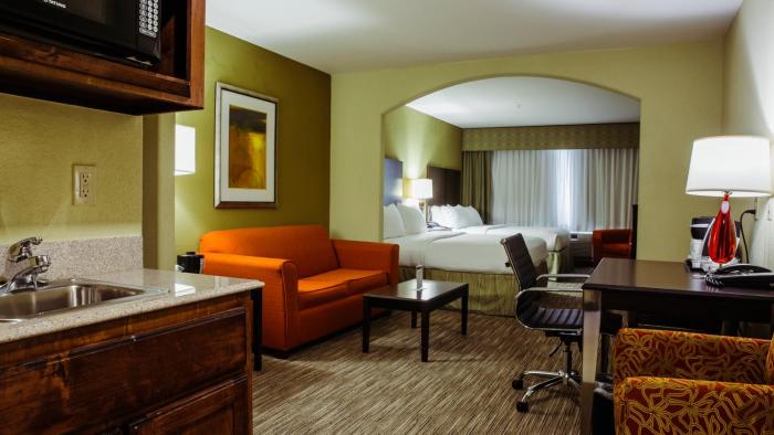 holiday inn express and suites waller
