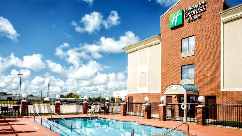 holiday inn express and suites waller