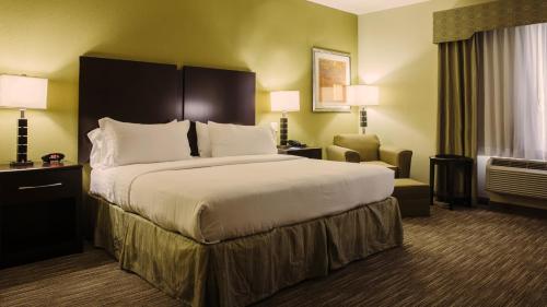 holiday inn express and suites waller