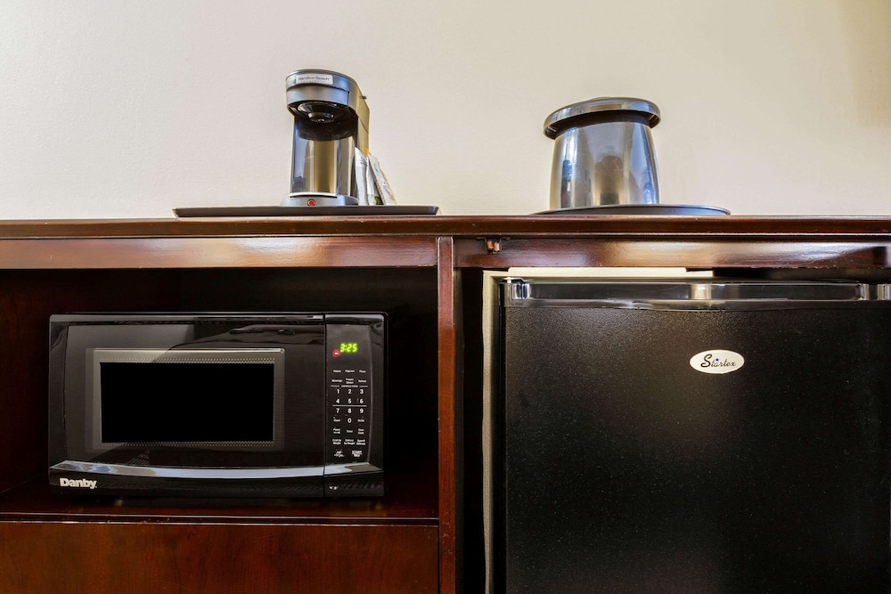 la quinta inn and suites by wyndham angleton