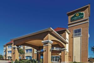 la quinta inn and suites by wyndham angleton