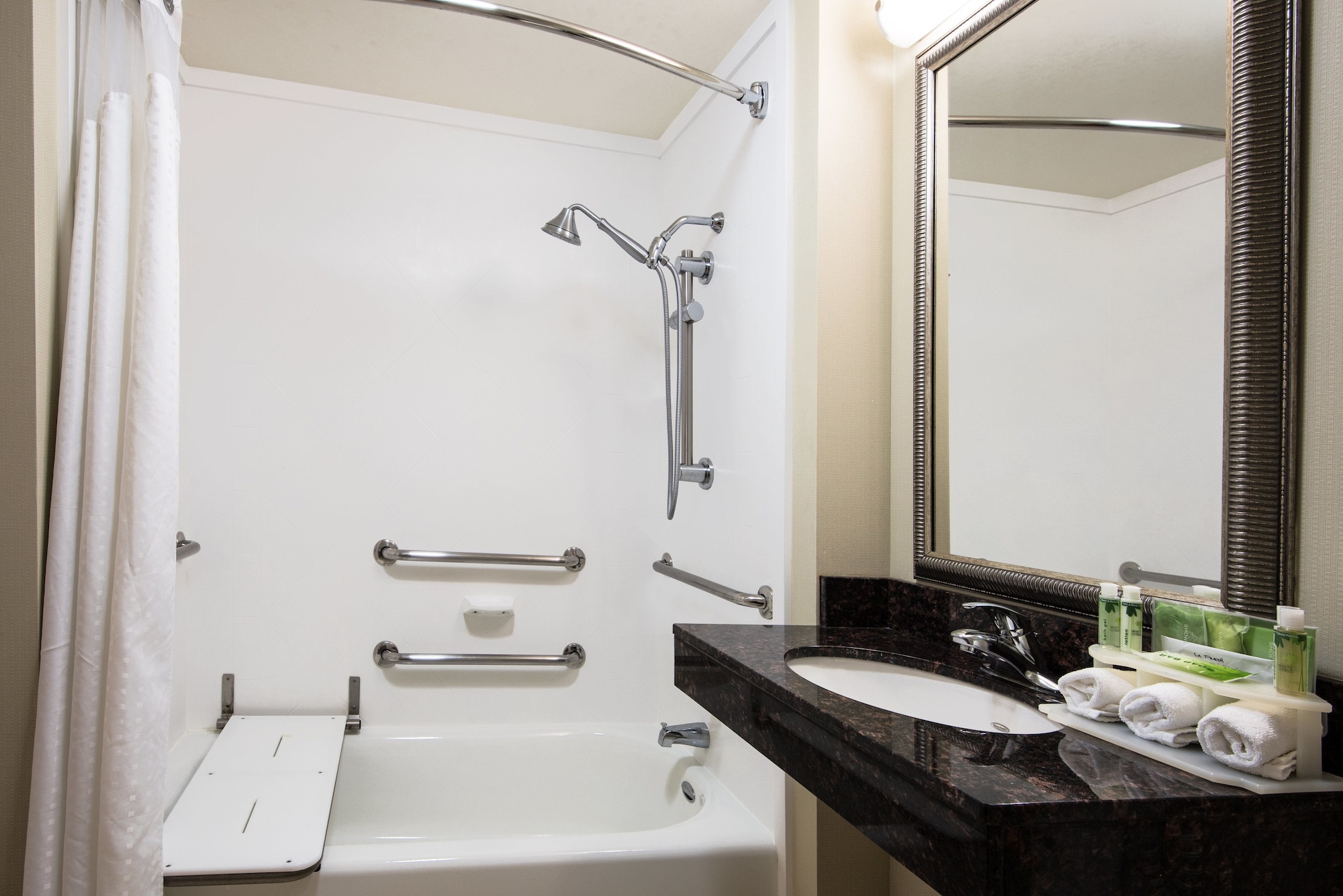 holiday inn express and suites clute lake jackson