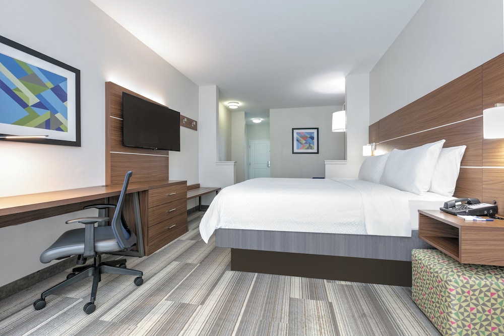 holiday inn express and suites clute lake jackson