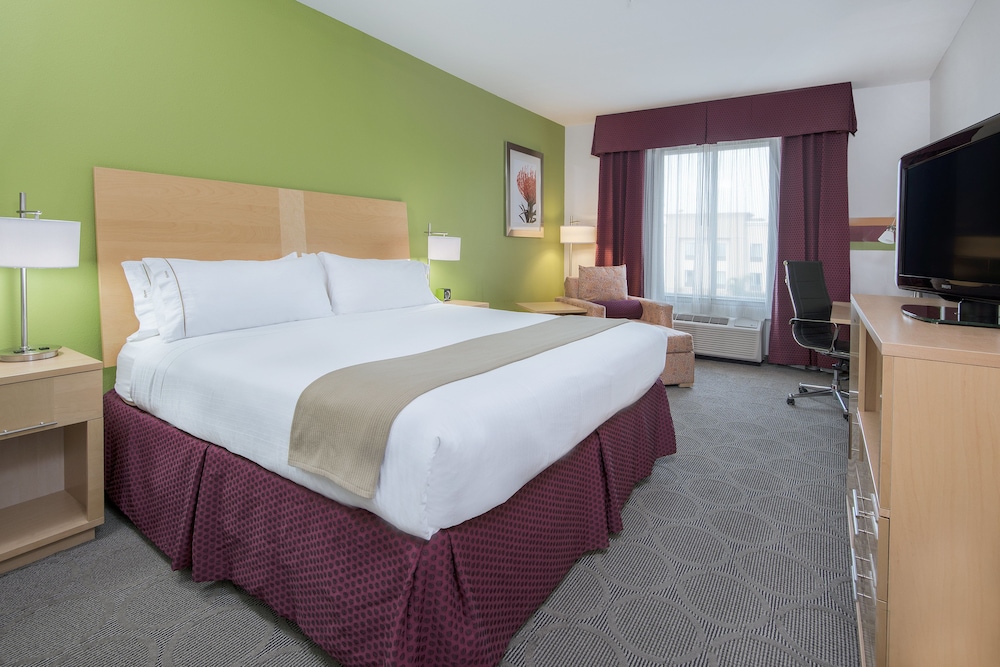 holiday inn express and suites clute lake jackson