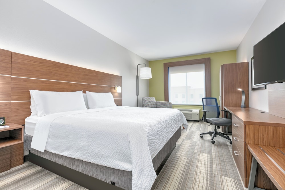 holiday inn express and suites clute lake jackson