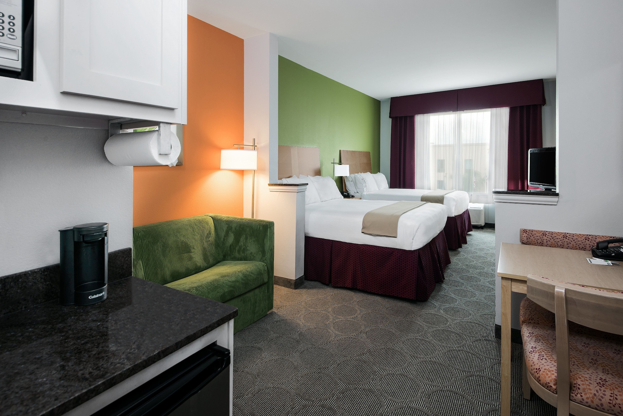 holiday inn express and suites clute lake jackson