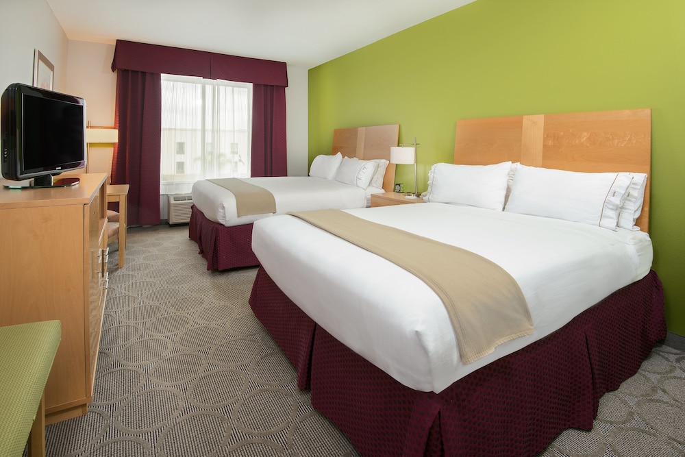 holiday inn express and suites clute lake jackson