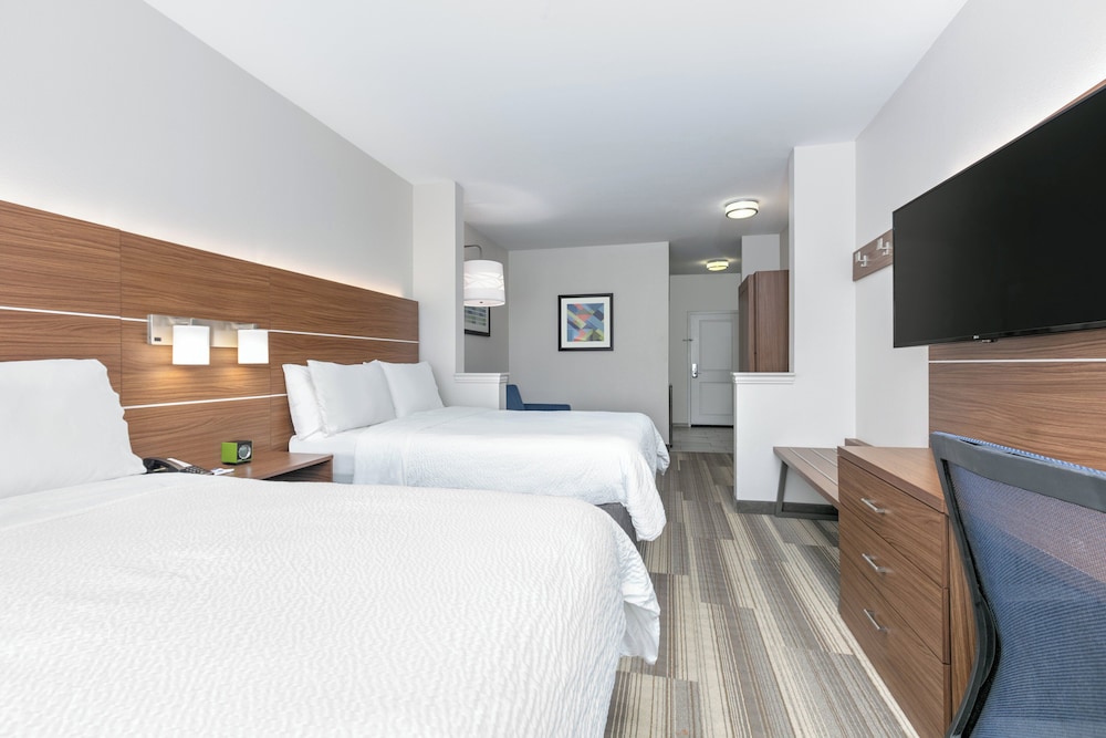 holiday inn express and suites clute lake jackson