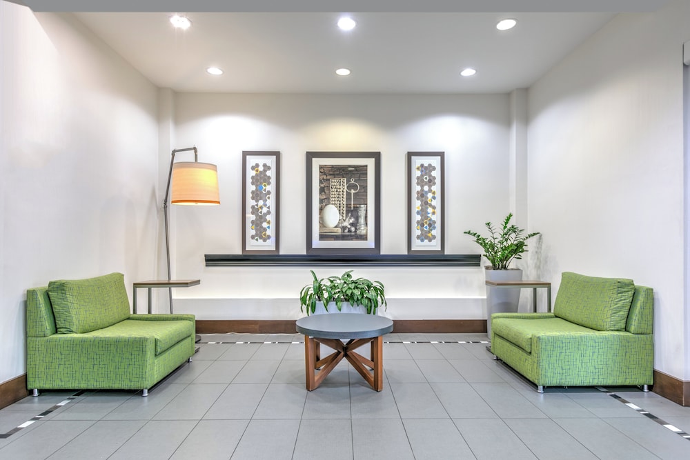 holiday inn express and suites clute lake jackson