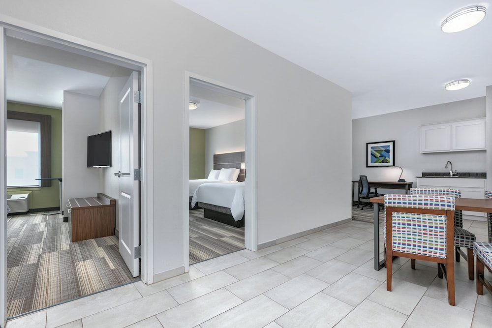 holiday inn express and suites clute lake jackson