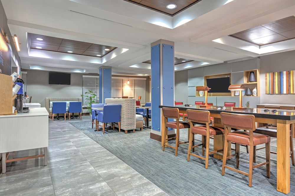 holiday inn express and suites clute lake jackson