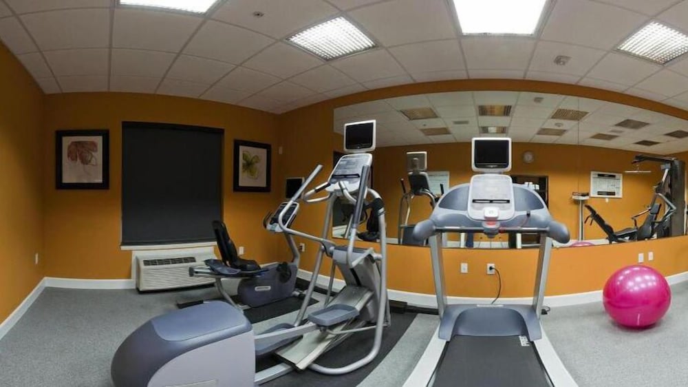 holiday inn express and suites clute lake jackson