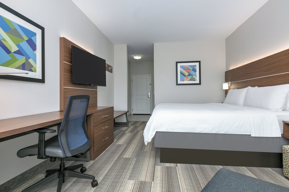 holiday inn express and suites clute lake jackson