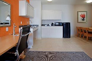 holiday inn express and suites clute lake jackson