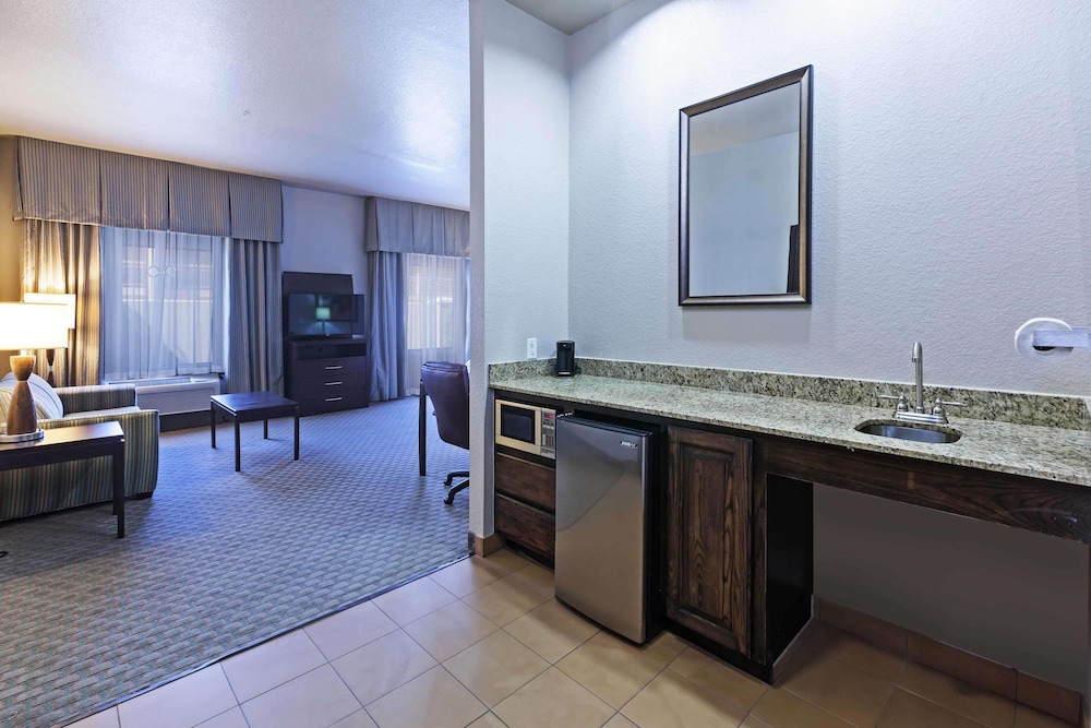 hampton inn and suites lake jackson clute
