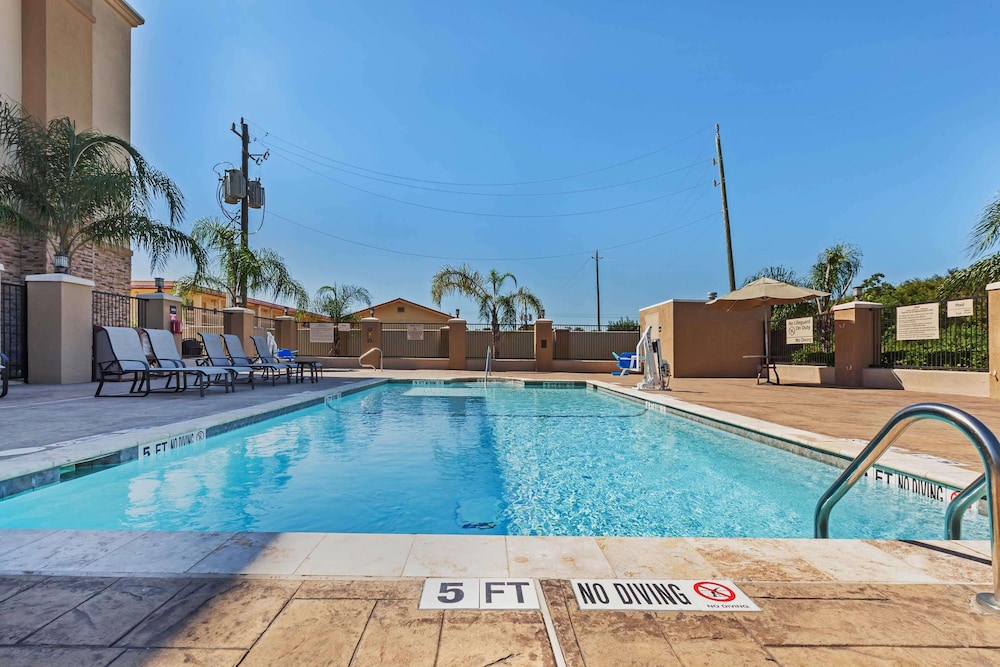 hampton inn and suites lake jackson clute
