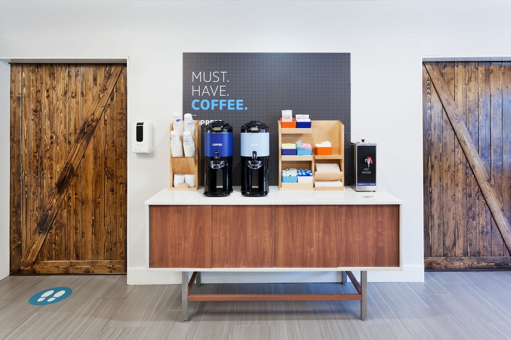 holiday inn express and suites rome east by ihg