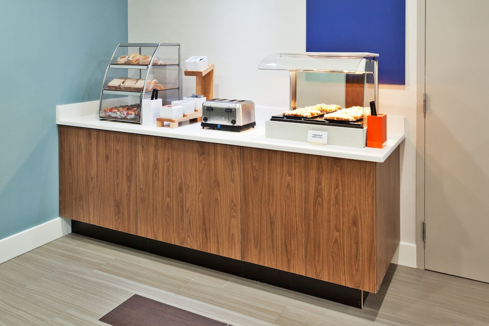 holiday inn express and suites rome east by ihg