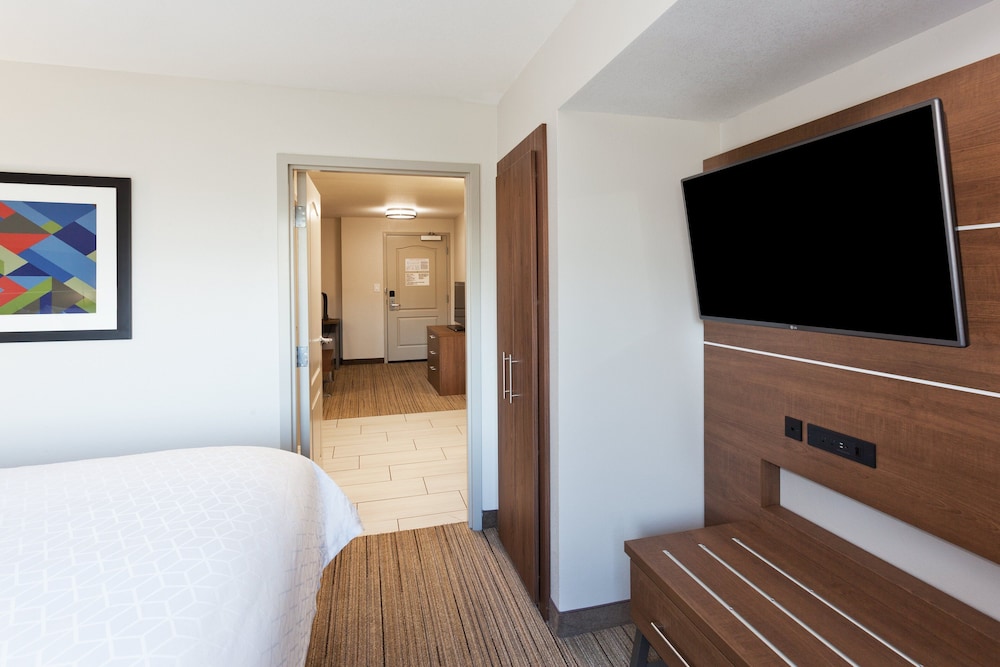 holiday inn express and suites rome east by ihg
