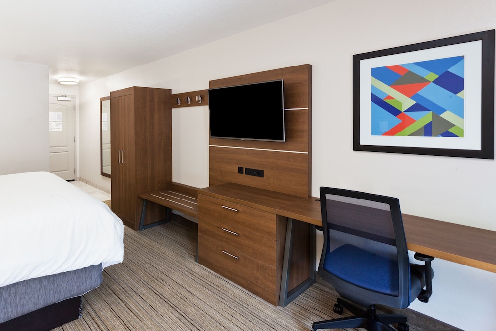 holiday inn express and suites rome east by ihg