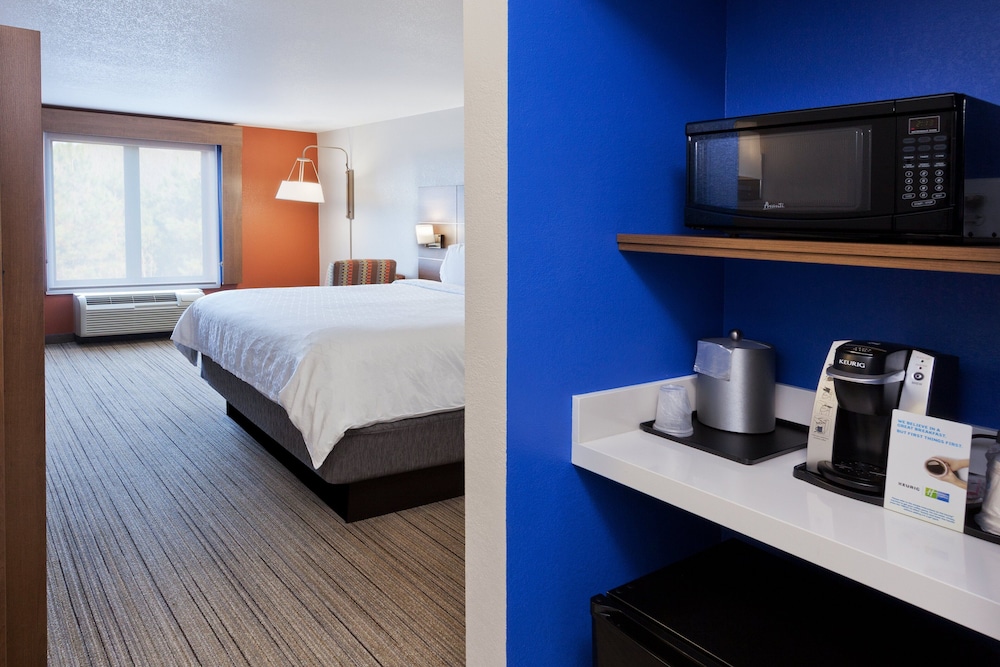 holiday inn express and suites rome east by ihg