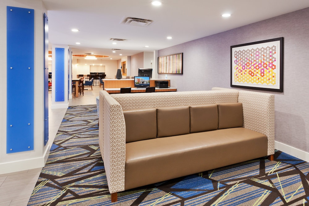 holiday inn express and suites rome east by ihg