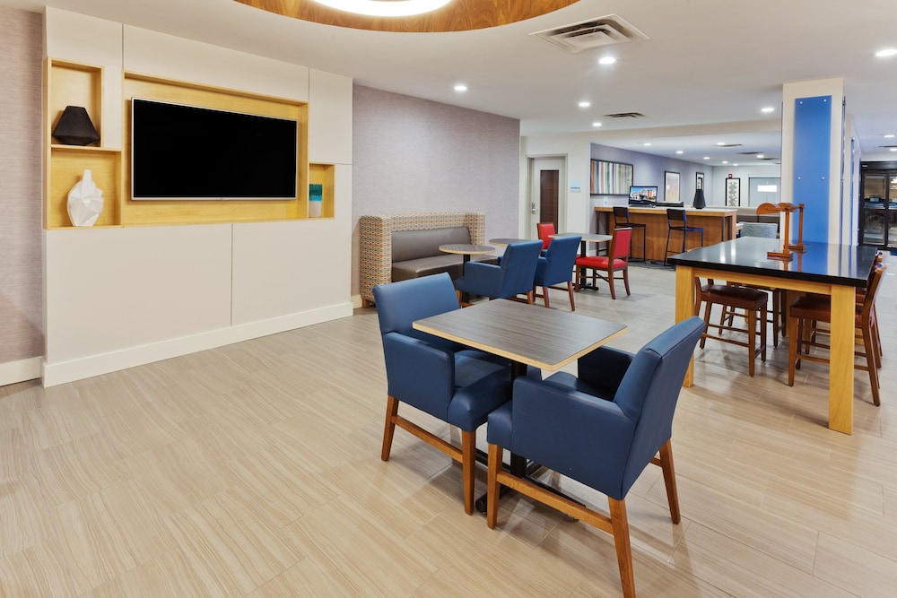 holiday inn express and suites rome east by ihg