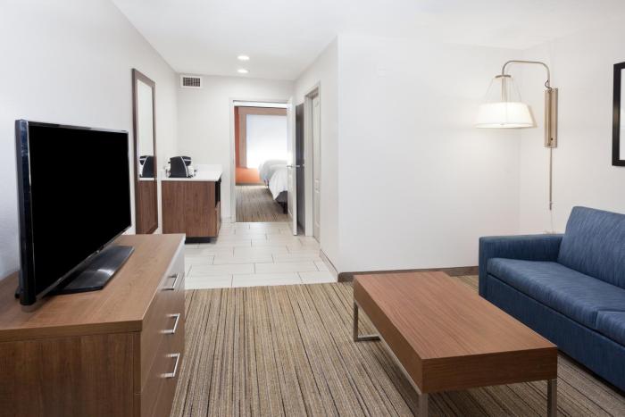 holiday inn express and suites rome east by ihg