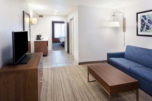 holiday inn express and suites rome east by ihg