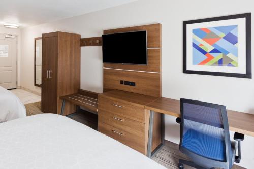 holiday inn express and suites rome east by ihg