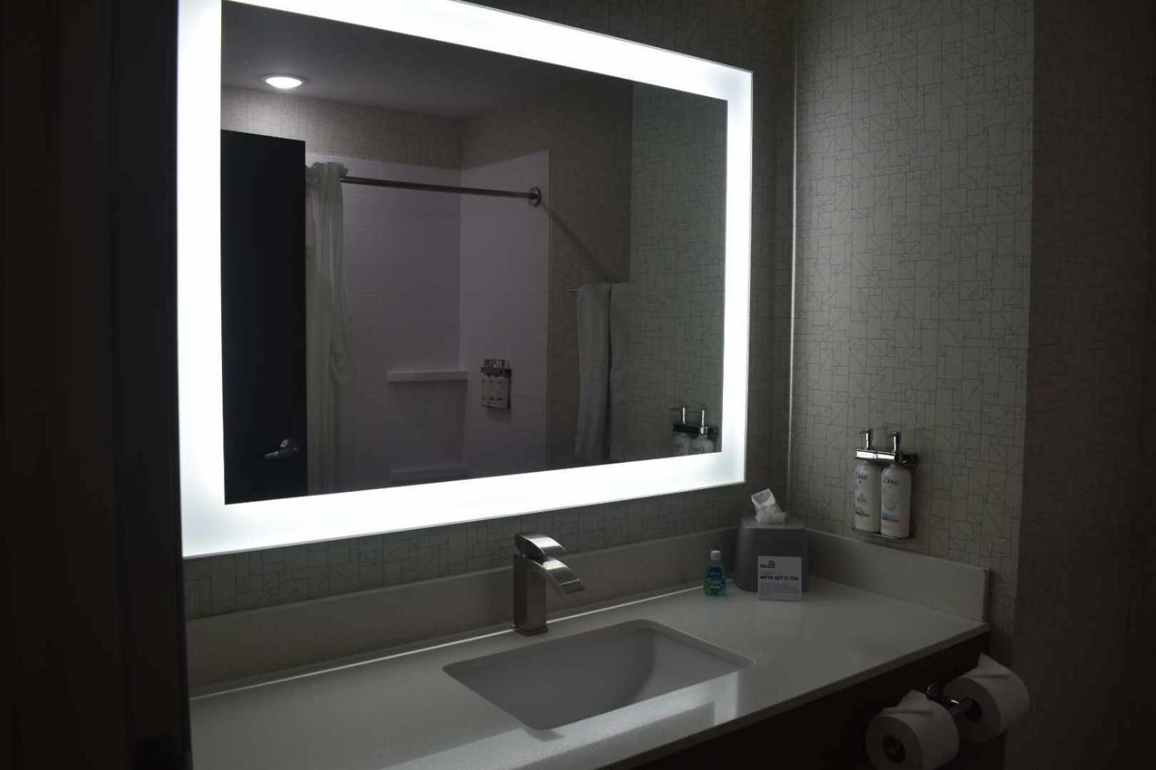 holiday inn express and suites mcpherson by ihg