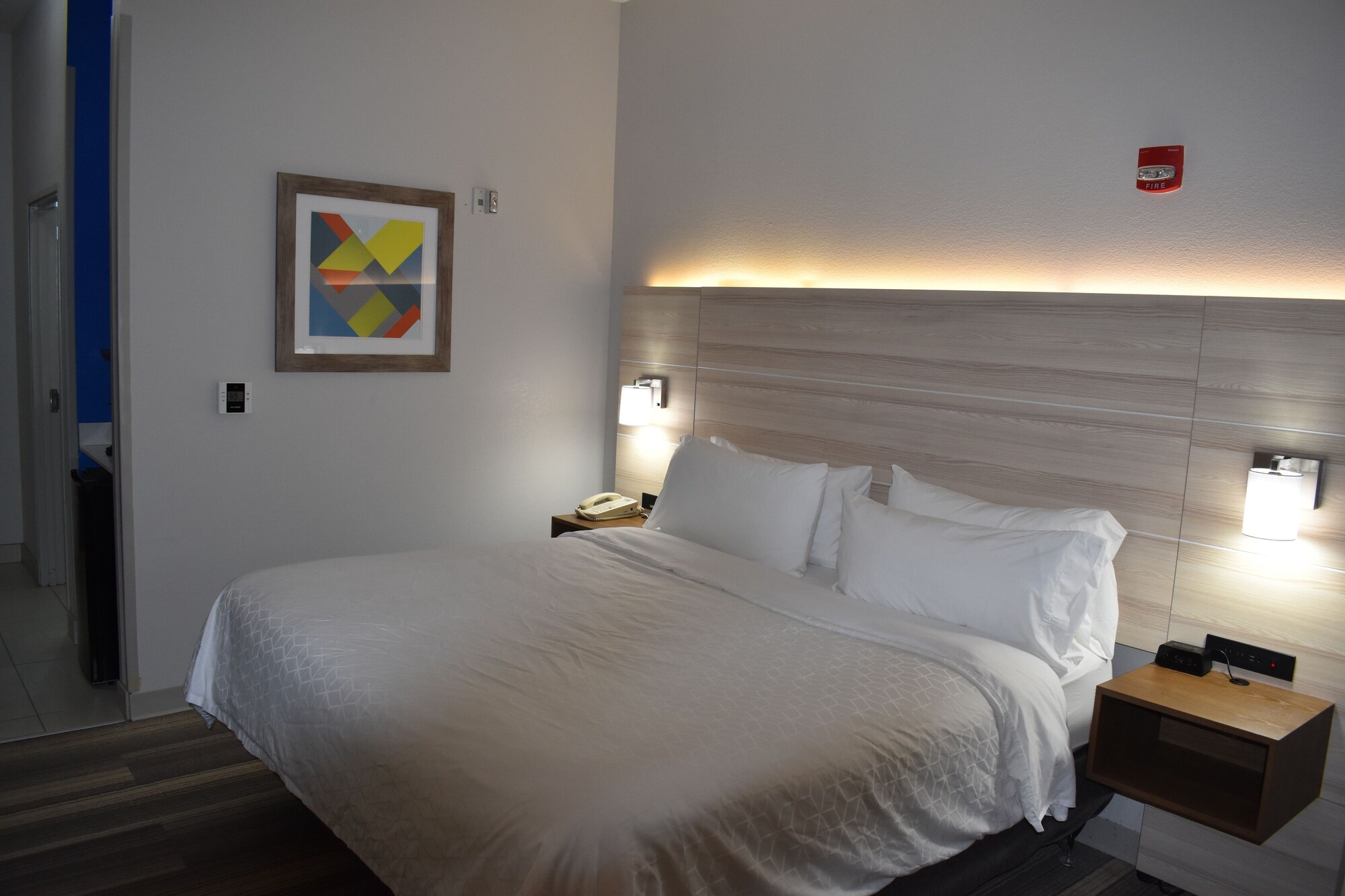 holiday inn express and suites mcpherson by ihg