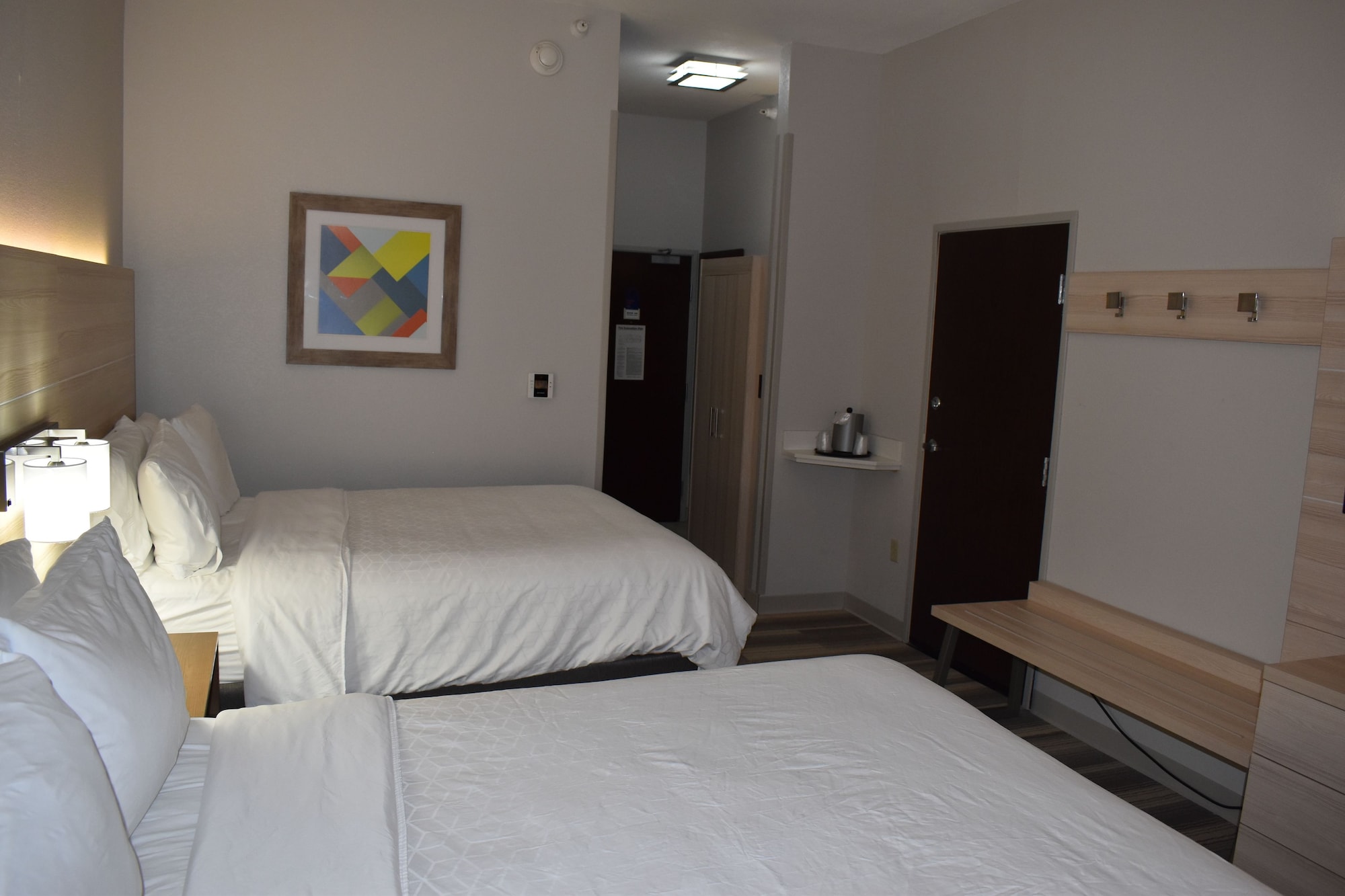 holiday inn express and suites mcpherson by ihg