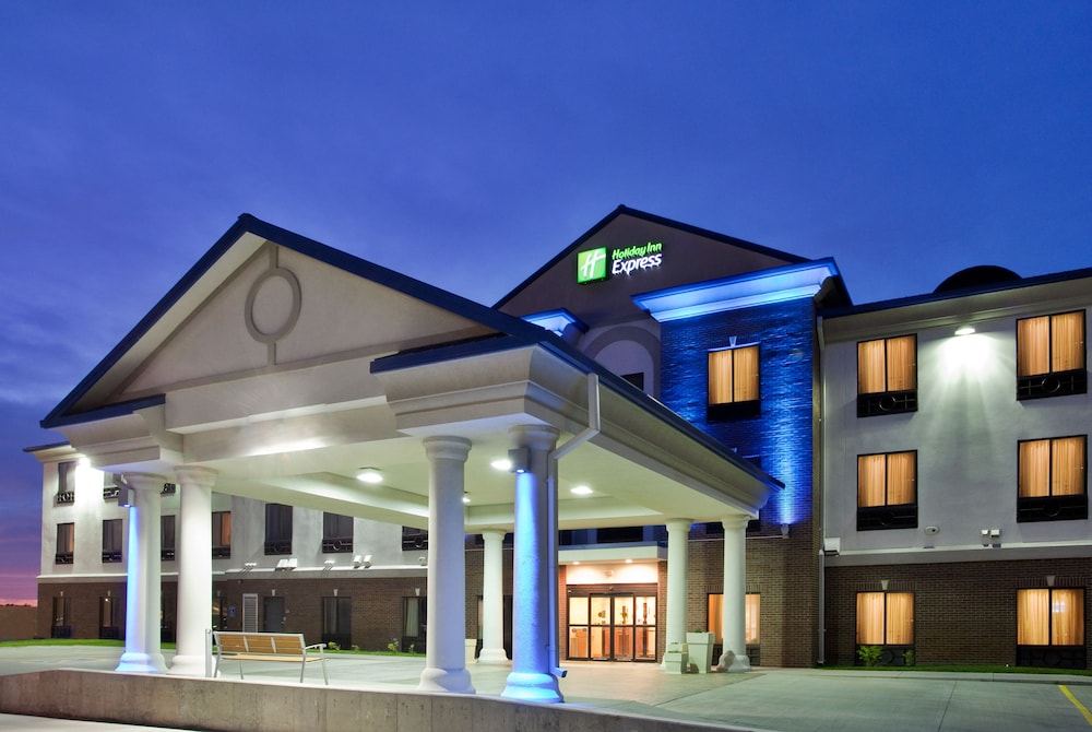 holiday inn express and suites mcpherson by ihg