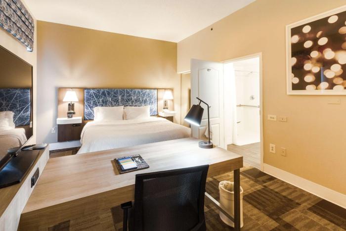 hampton inn and suites huntsville hampton cove