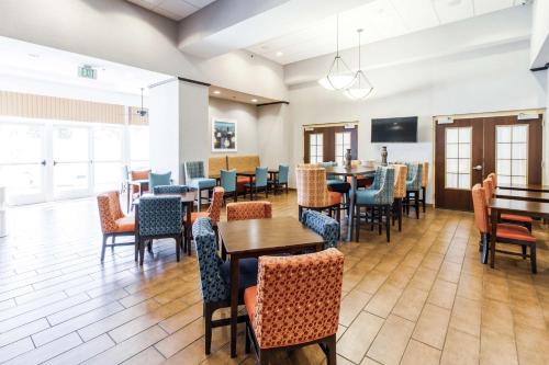 hampton inn and suites huntsville hampton cove