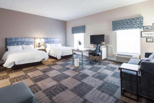 hampton inn and suites huntsville hampton cove