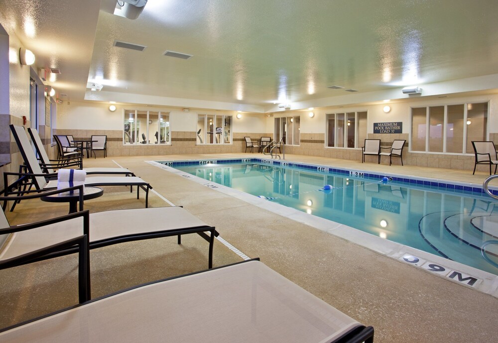holiday inn express and suites portland by ihg